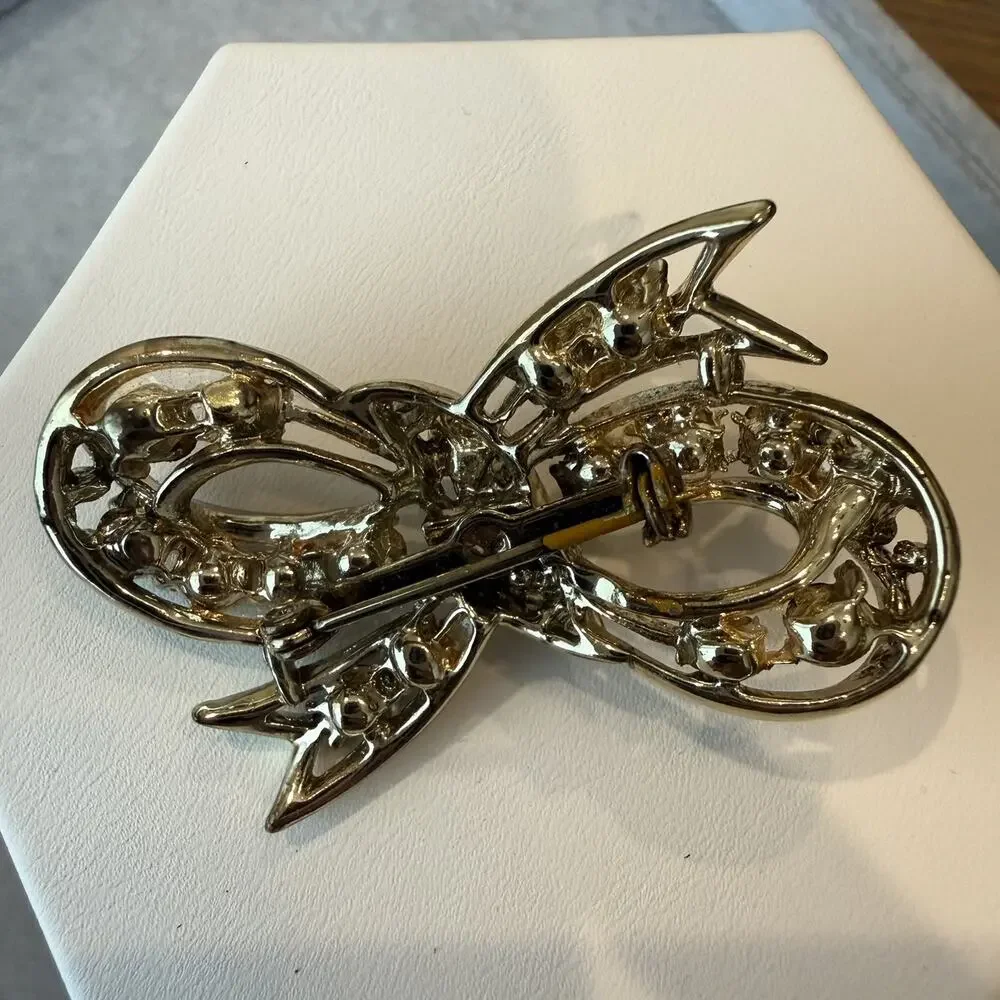 Vintage Purple Rhinestone Crystal Brooch Pin Bow Faux Pearls Feminine